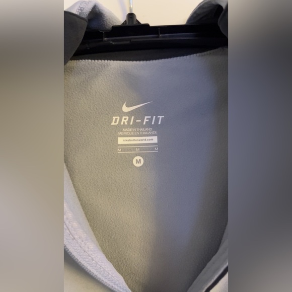 Nike sweatshirt - Picture 2 of 4